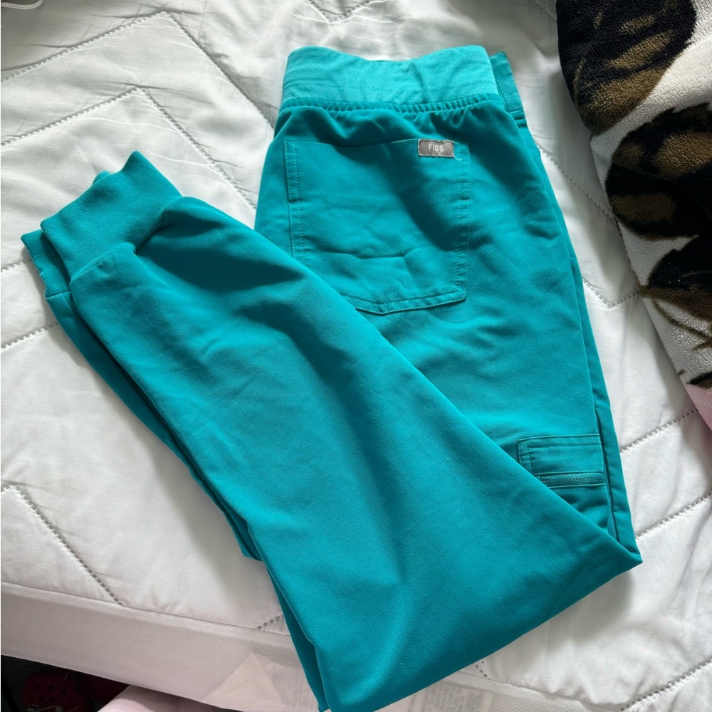 Figs Zamora pants Petite